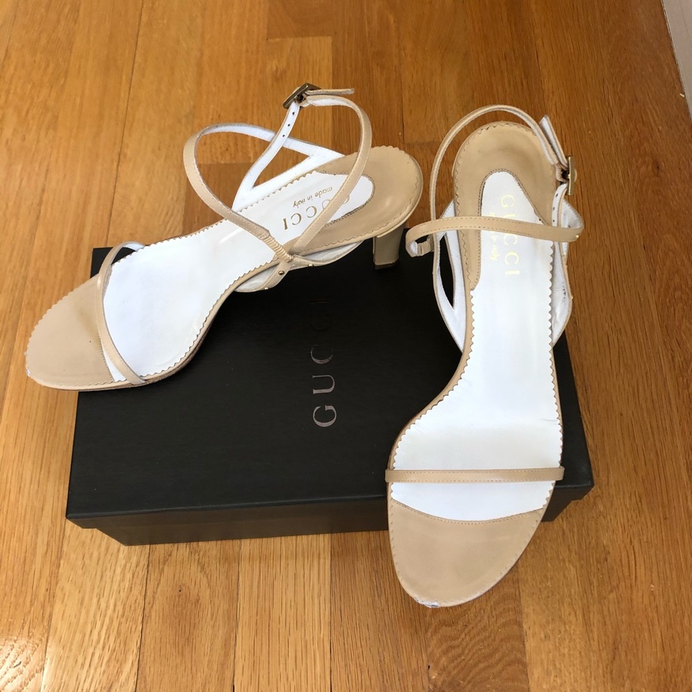 GUCCI Sandalo Pelle Fibbia-Beige Leather, Size 7.5